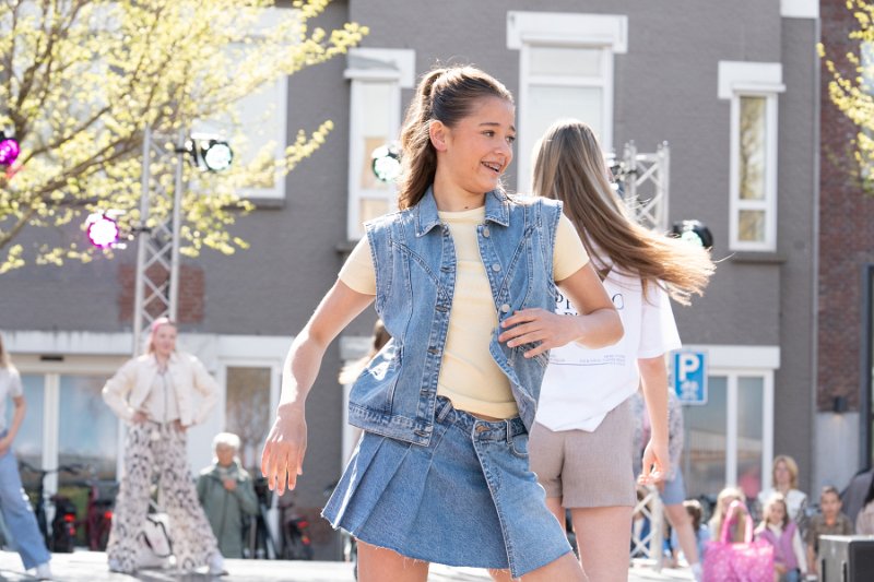 Modeshow 320_.jpg